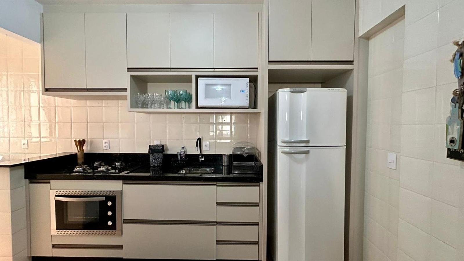 Bombas/ Bombinhas, A 50M Do Mar, Apartamento 2 Quartos, Com Churrasqueira Na Sacada, Ar E Wi-Fi Dış mekan fotoğraf